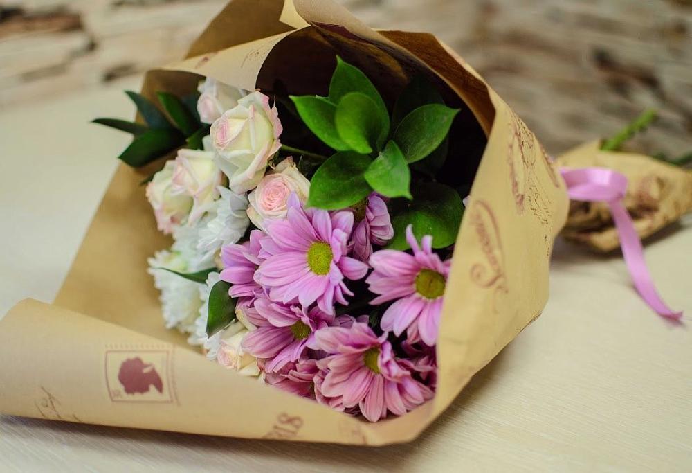 Букет цветов из: Розы и Хризантемы в Большой Мартыновке