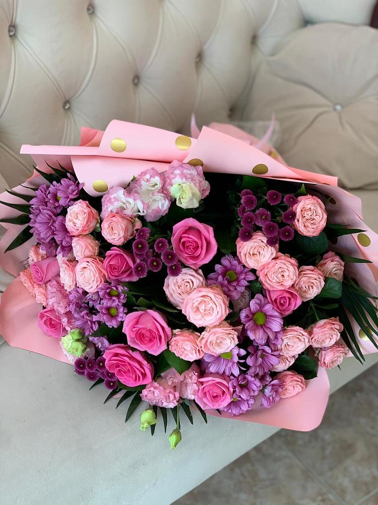 Букет цветов из: Хризантемы, Розы и Лизиантусы в Большой Мартыновке