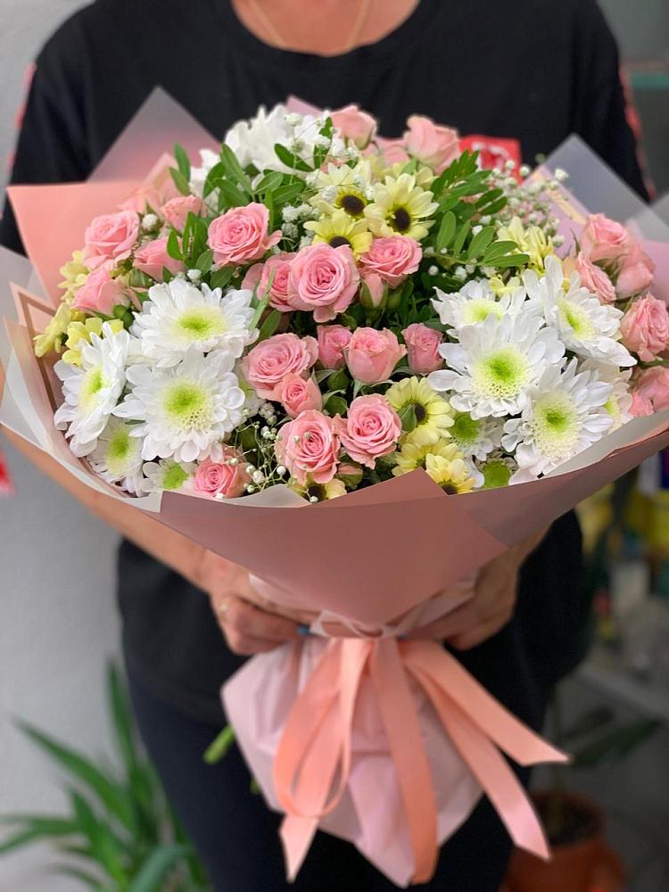 Букет цветов из: Розы и Хризантемы в Большой Мартыновке