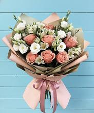 Букет цветов из:  Розы, Альстромерии и Лизиантусы в Большой Мартыновке