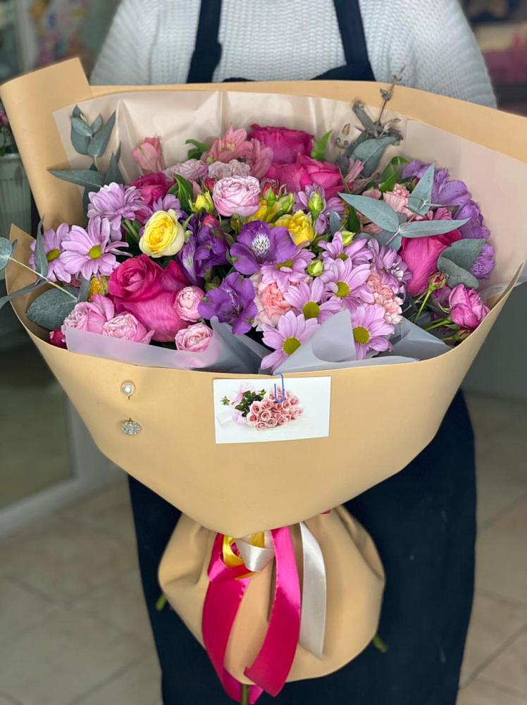 Букет цветов из: Хризантемы, Гвоздики и Альстромерии в Большой Мартыновке