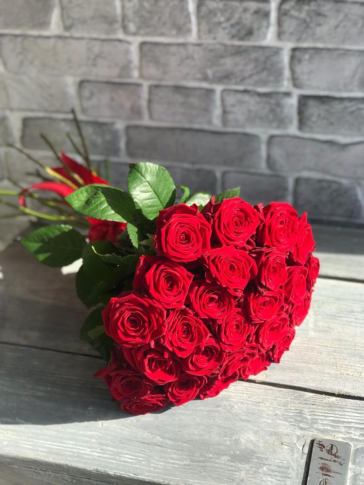 Букет Красные розы Фридом в Большой Мартыновке