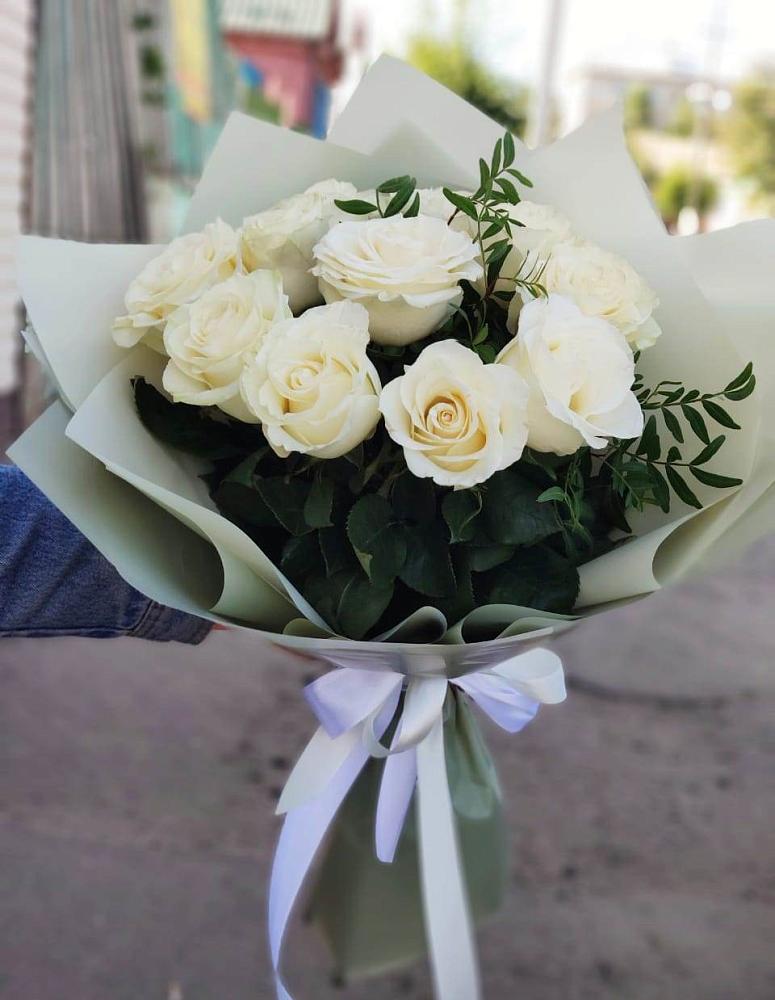 Букет Белые розы Проуд в Большой Мартыновке