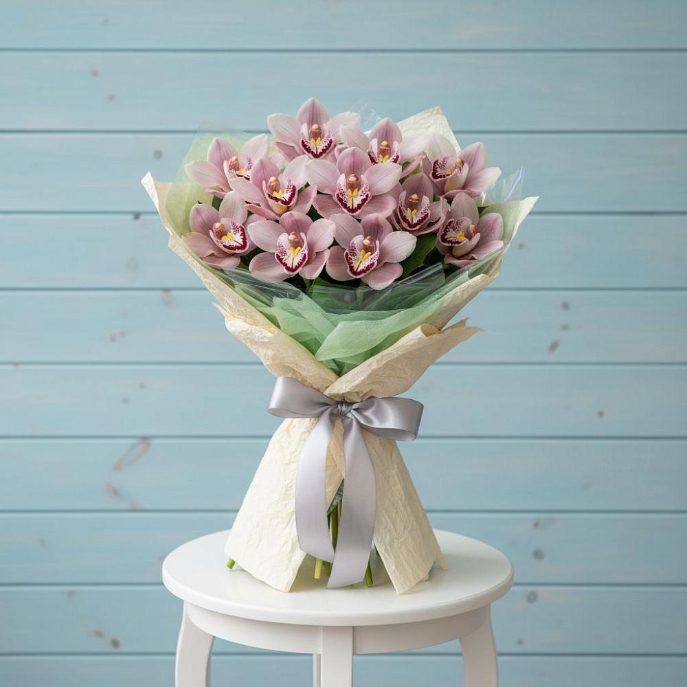 Букет цветов из: Орхидеи и Розы в Большой Мартыновке