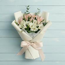 Букет цветов из:  Альстромерии в Большой Мартыновке