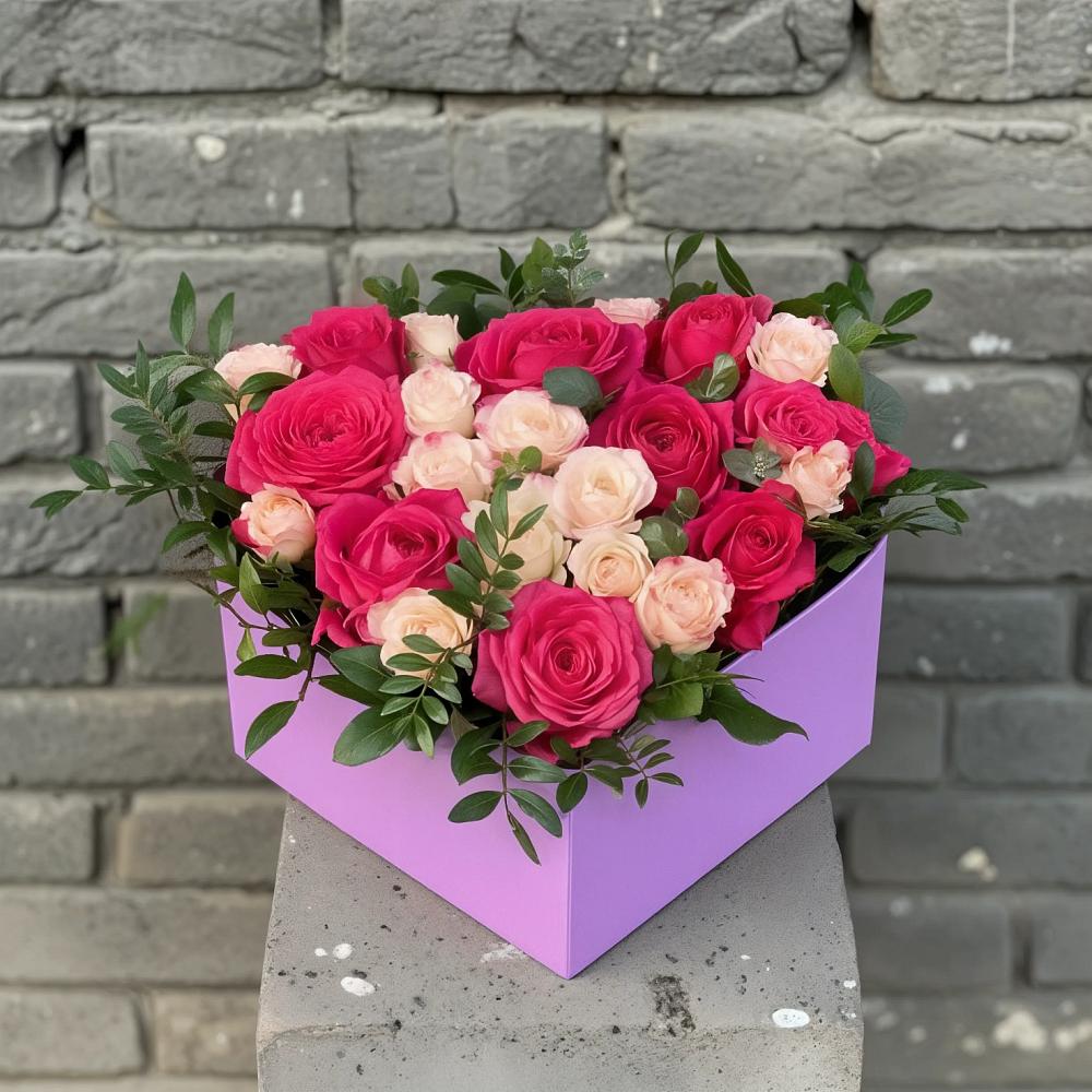 Цветочная композиция из Розы в коробке в Большой Мартыновке