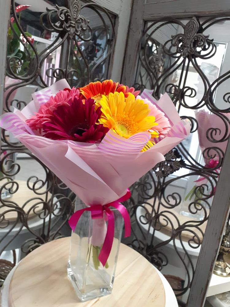 Букет цветов из: Герберы в Большой Мартыновке