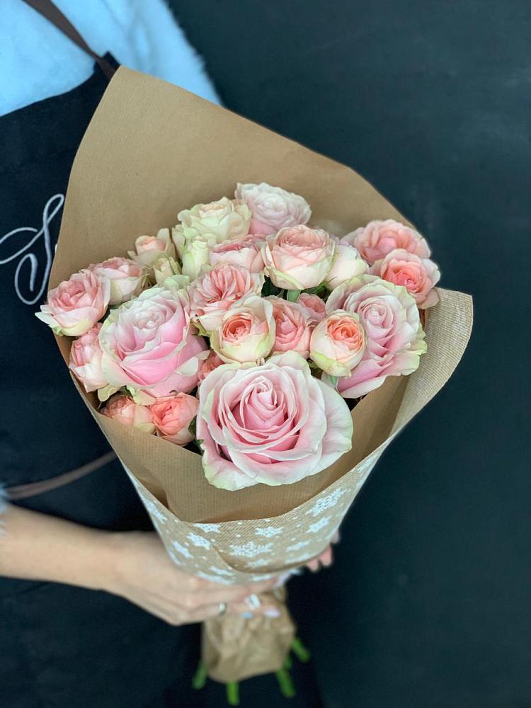 Букет цветов из: Хризантемы и Розы в Большой Мартыновке