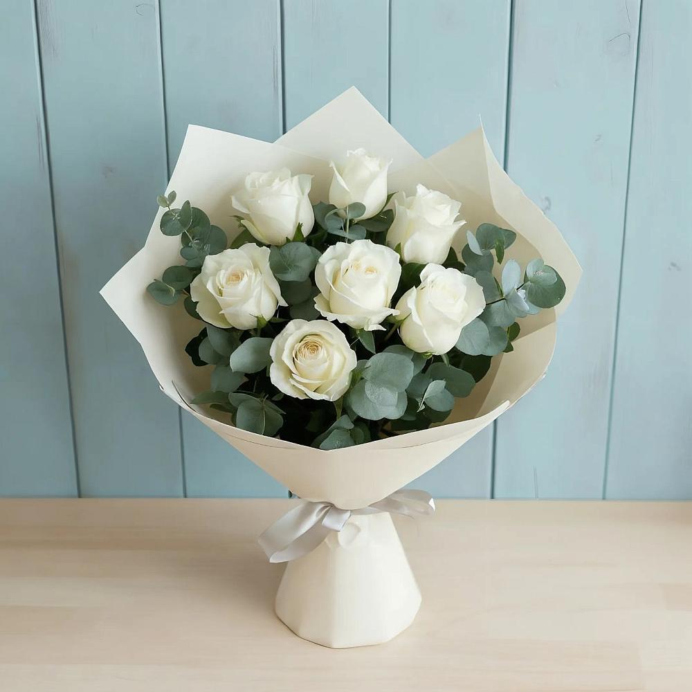 Букет Белые розы в Эвкалипте в Большой Мартыновке