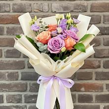 Букет цветов из:  Лизиантусы и Розы в Большой Мартыновке