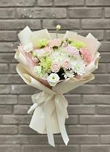 Букет цветов из:  Гвоздики, Розы, Лизиантусы и Хризантемы в Большой Мартыновке