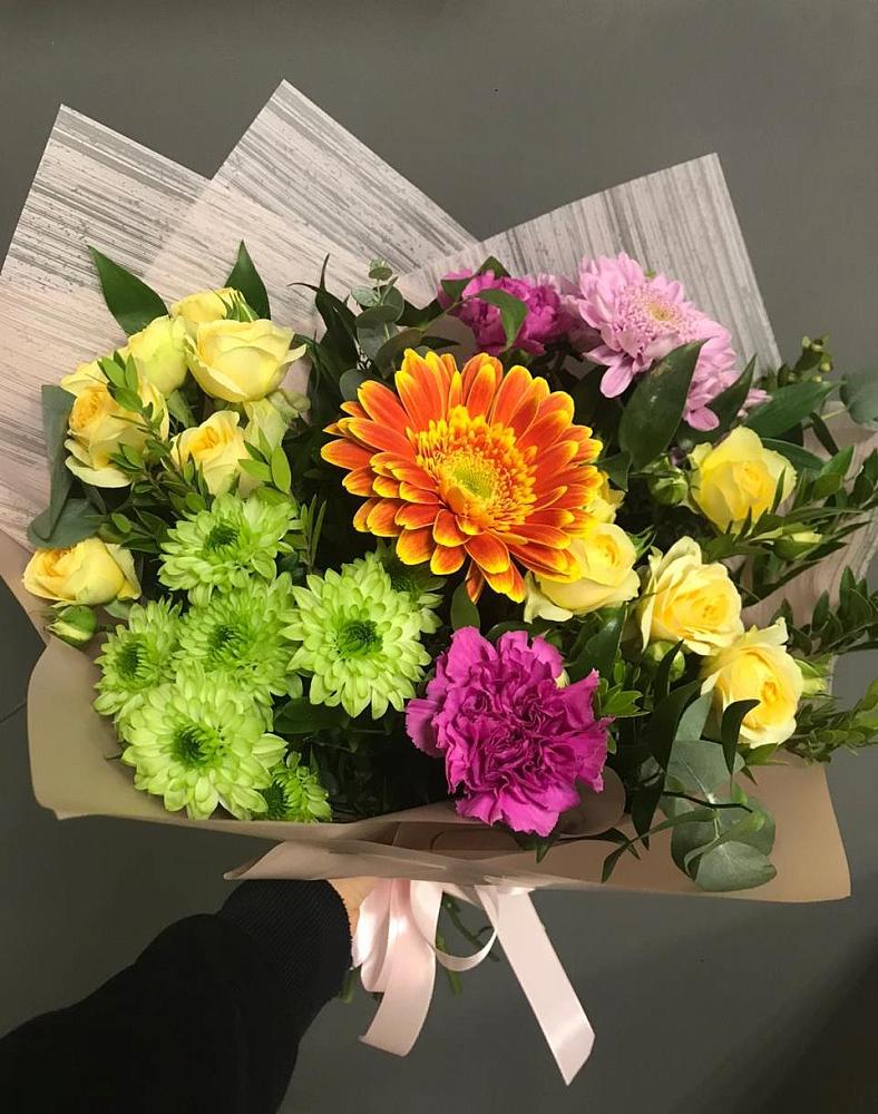 Букет цветов из: Гвоздики, Герберы, Розы и Хризантемы в Большой Мартыновке