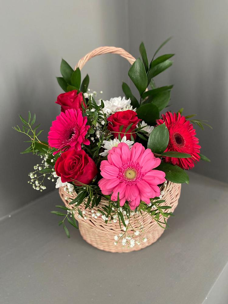 Цветочная композиция из Розы, Хризантемы и Герберы в корзине в Большой Мартыновке