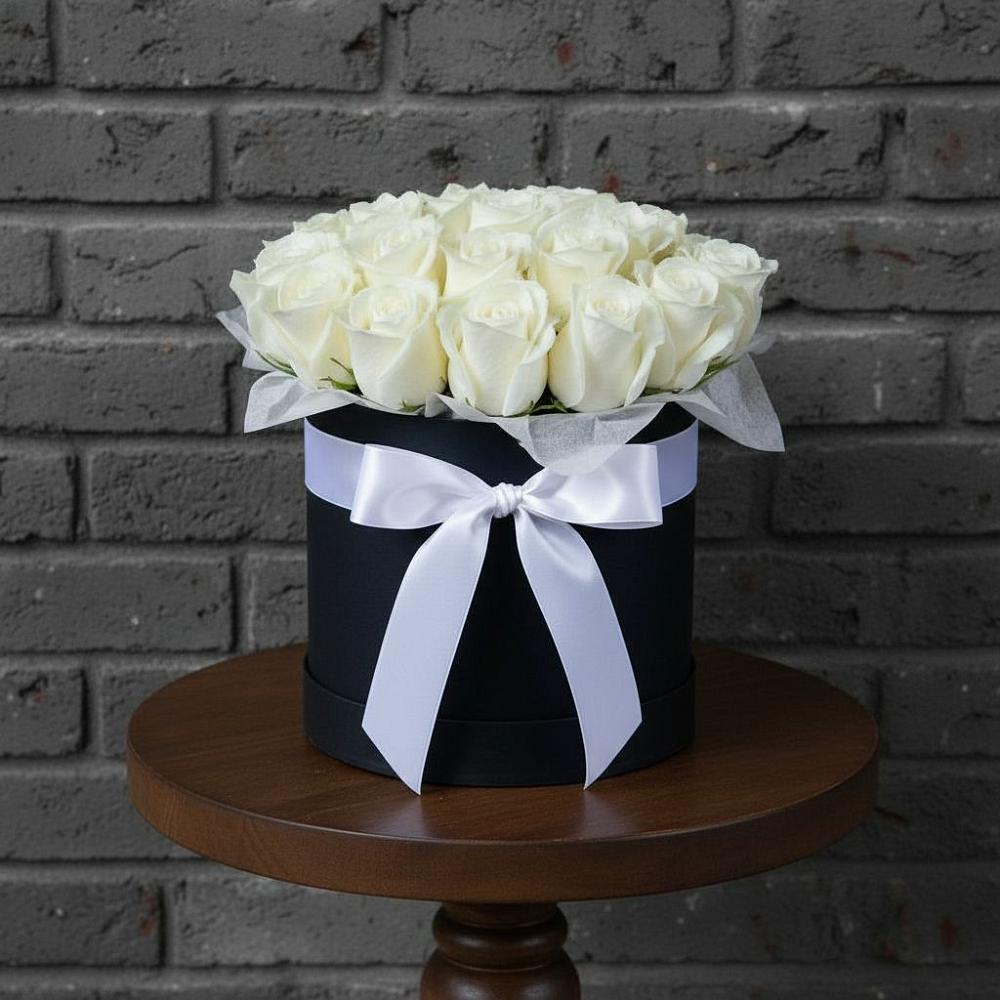 Цветочная композиция из Розы в шляпной коробке в Большой Мартыновке