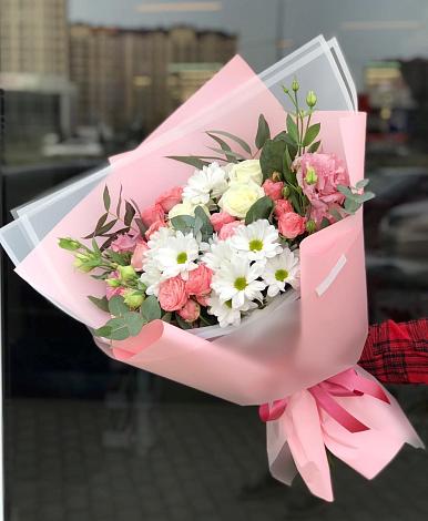 Букет цветов из: Розы, Лизиантусы и Хризантемы в Большой Мартыновке