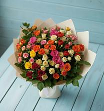 Букет Микс из разноцветных кустовых роз в Большой Мартыновке