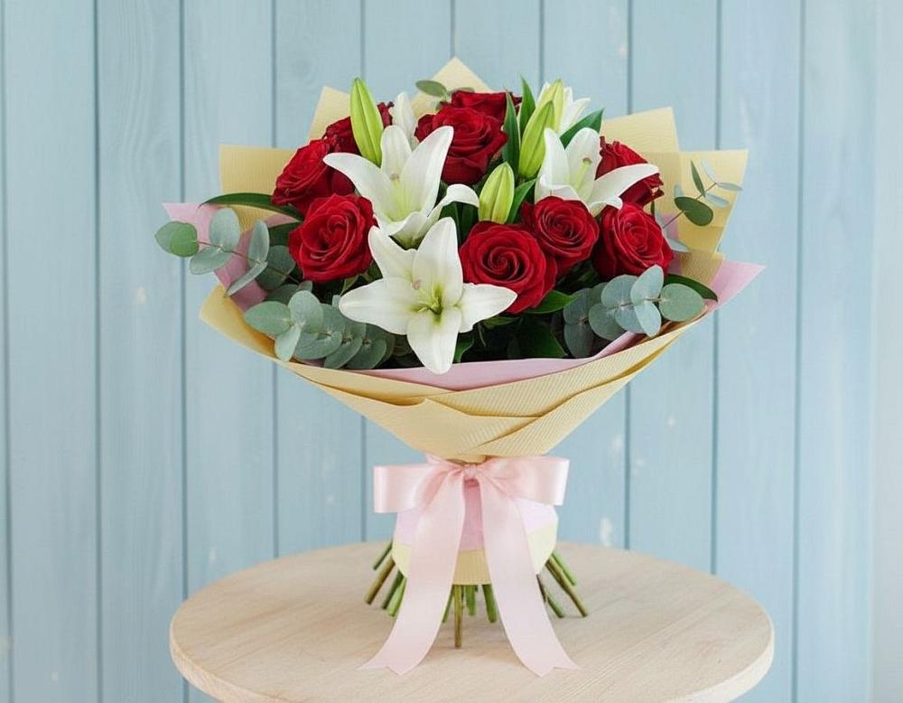 Букет цветов из: Лилии и Розы в Большой Мартыновке